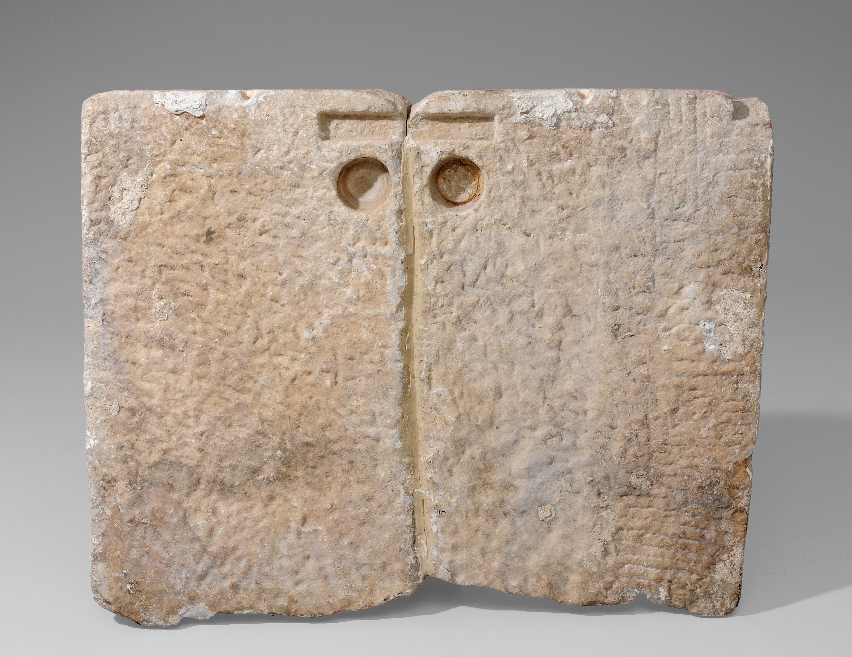 Teil eines Sarkophags Schuler Auktionen Zürich