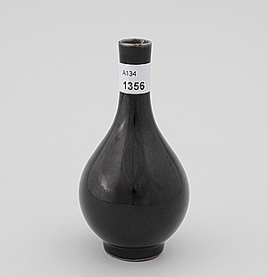 Schuler Auktionen AG - Kleine Vase