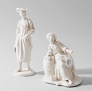 Schuler Auktionen AG - 2 Figuren: "Apfel-Cramerin" und Trachtenmädchen "Luzernerin", Nymphenburg, 20.Jh.