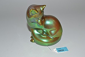 Schuler Auktionen AG - Tierfigur: Sitzender Fuchs, Zsolnay, Pecs, 20.Jh.