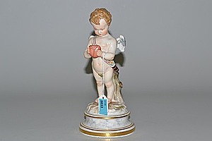 Schuler Auktionen AG - Figur: "Amor mit gebrochenem Herzen", Meissen, um 1900