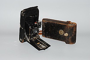 Schuler Auktionen AG - Kodak Rollfilm Klappkamera