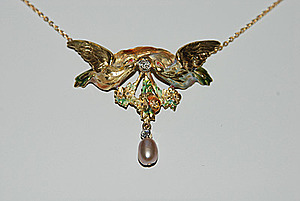 Schuler Auktionen AG - Diamant-Perlen-Email-Collier