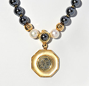 Schuler Auktionen AG - Perlen-Hämatit-Münz-Collier