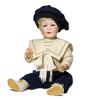 Schuler Auktionen AG - Kleine Armand Marseille-Charakterpuppe "590".
