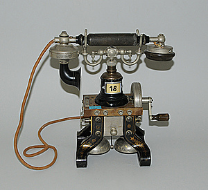 Schuler Auktionen AG - Skelett-Telefon "L.M. Ericsson"