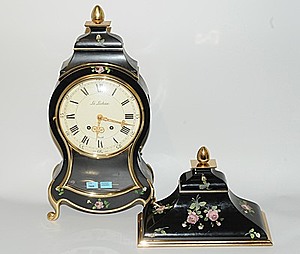 Schuler Auktionen AG - Neuenburger Pendule mit Sockel
