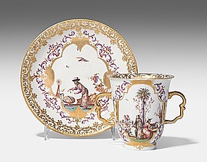 Schuler Auktionen AG - Tasse mit Untertasse, Meissen