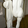 Schuler Auktionen AG - Grosse Figur "Sandalenlösende Venus"