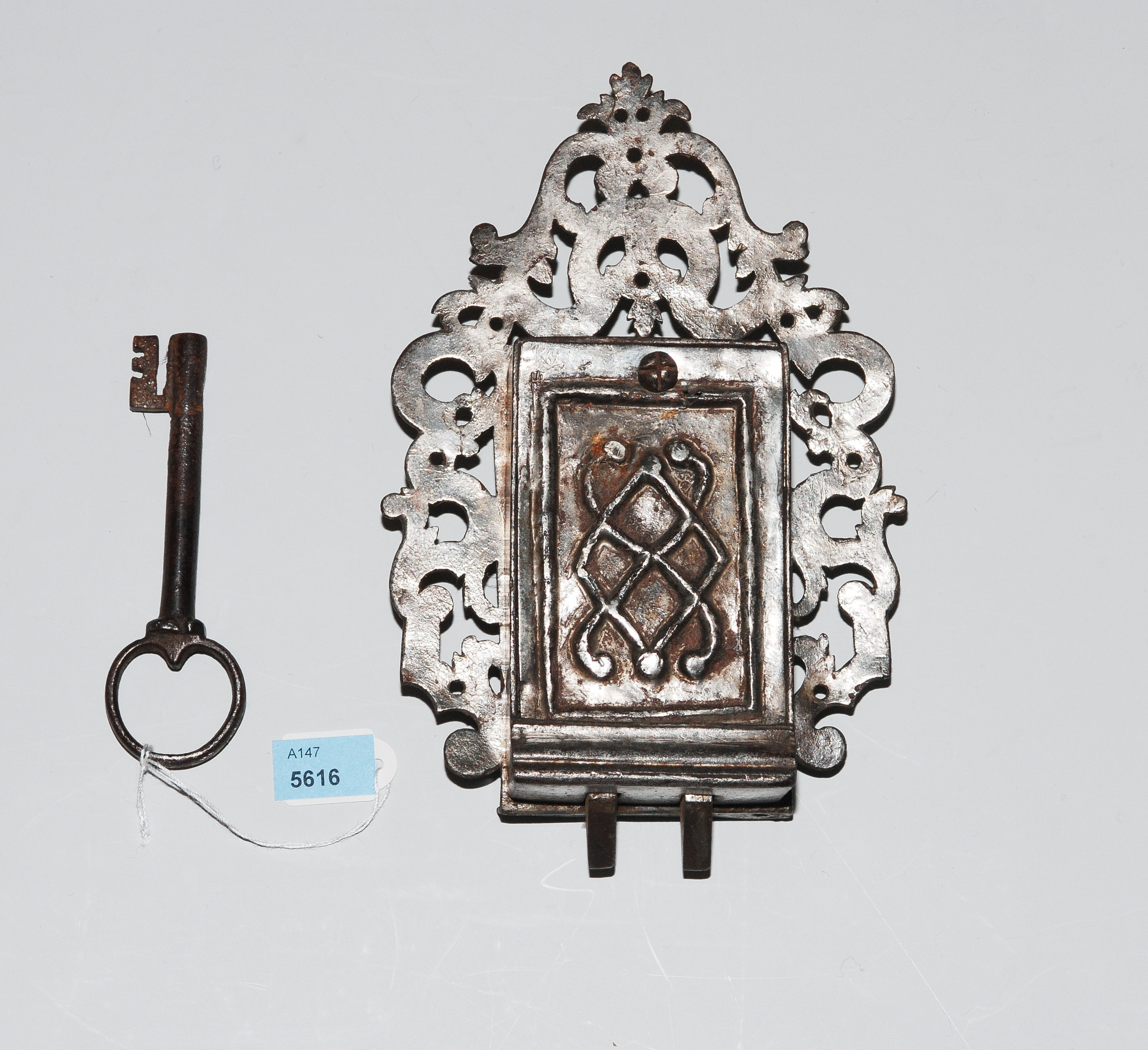 Möbelschloss - Schuler Auktionen Zürich