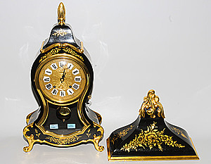 Schuler Auktionen AG - Neuenburger Pendule Zenith mit Sockel 