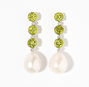 Schuler Auktionen AG - Peridot-Süsswasserperle-Ohrhänger