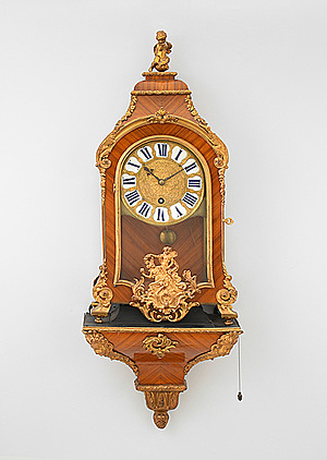 Schuler Auktionen AG - Pendule mit Sockel