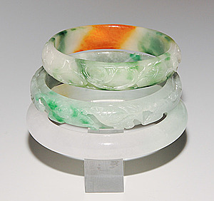 Schuler Auktionen AG - 3 Jadearmreifen