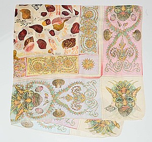 Schuler Auktionen AG - Versace, zwei Foulards
