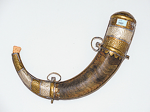 Schuler Auktionen AG - Pulverflasche