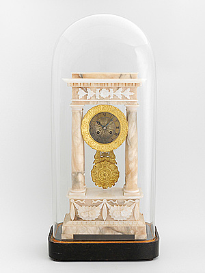 Schuler Auktionen AG - Säulenuhr mit Glassturz