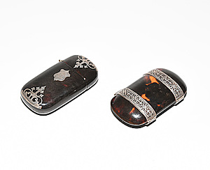 Schuler Auktionen AG - Lot: 2 kleine Portemonnaies