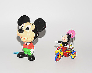 Schuler Auktionen AG - Lot: 2 Mickey Mouse-Figuren