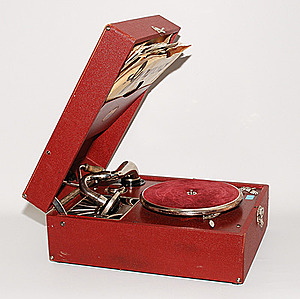 Schuler Auktionen AG - Koffergrammophon "Ultraphon"