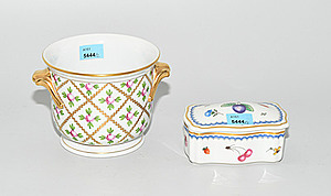 Schuler Auktionen AG - Lot: Cachepot und Deckeldose