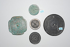 Schuler Auktionen AG - Lot: 5 Bronzespiegel