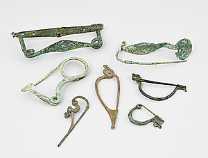 Schuler Auktionen AG - 7 Bogenfibeln