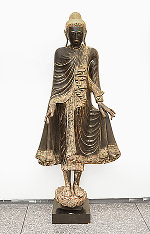 Schuler Auktionen AG - Grosse Buddhafigur