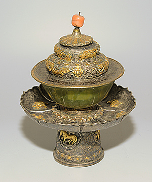 Schuler Auktionen AG - Teeschale mit Stand und Deckel