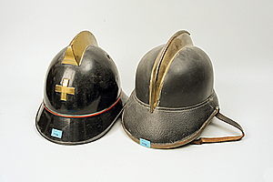 Schuler Auktionen AG - 2 Feuerwehrhelme