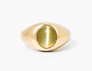 Schuler Auktionen AG - Chrysoberyll-Katzenauge-Herrenring