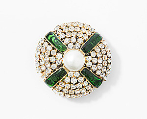 Schuler Auktionen AG - Chanel, runde Brosche