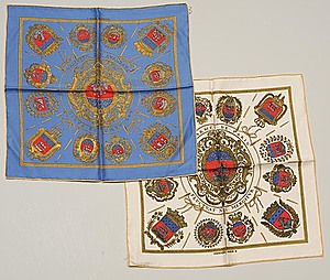 Schuler Auktionen AG - Hermès, 2 Gavroches "Les Armes de Paris"