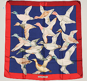 Schuler Auktionen AG - Hermès, Carré "Sauvagine en vol"