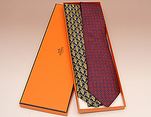 Schuler Auktionen AG - Hermès, Lot von 2 Krawatten