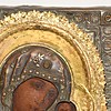 Schuler Auktionen AG - Gottesmutter von Kasan mit Oklad