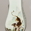 Schuler Auktionen AG - Vierkantige Vase