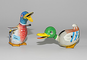 Schuler Auktionen AG - Lot: 2 Blechspielzeuge "Enten"