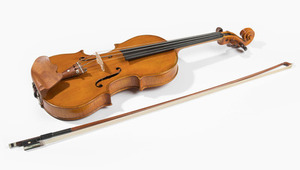 Schuler Auktionen AG - Violine mit Bogen