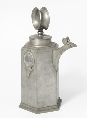 Schuler Auktionen AG - Grosse Prismenkanne