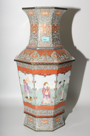 Schuler Auktionen AG - Grosse Vase