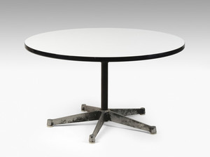 Schuler Auktionen AG - Charles & Ray Eames, Clubtisch "Segmented Table"