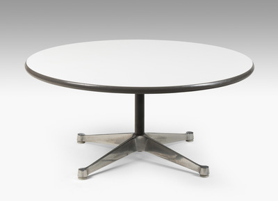 Schuler Auktionen AG - Charles & Ray Eames, Clubtisch "Segmented Table"