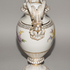 Schuler Auktionen AG - Meissen, Schlangenhenkelvase