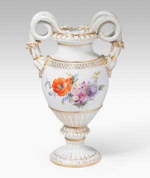 Schuler Auktionen AG - Meissen, Schlangenhenkelvase