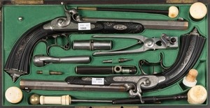 Schuler Auktionen AG - Perkussions-Duellpistolen-Paar im Kasten