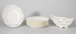 Schuler Auktionen AG - 6 Teller und Korb