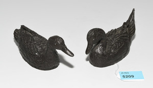 Schuler Auktionen AG - 1 Paar kleine Tierfiguren: Enten