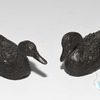 Schuler Auktionen AG - 1 Paar kleine Tierfiguren: Enten