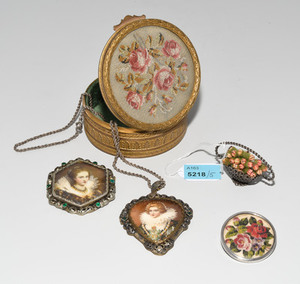 Schuler Auktionen AG - Lot: Dose und Schmuck